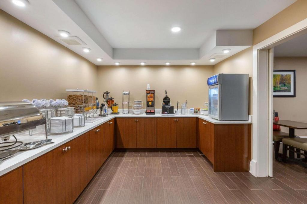 Comfort Inn Danvers - Boston North Shore Екстериор снимка